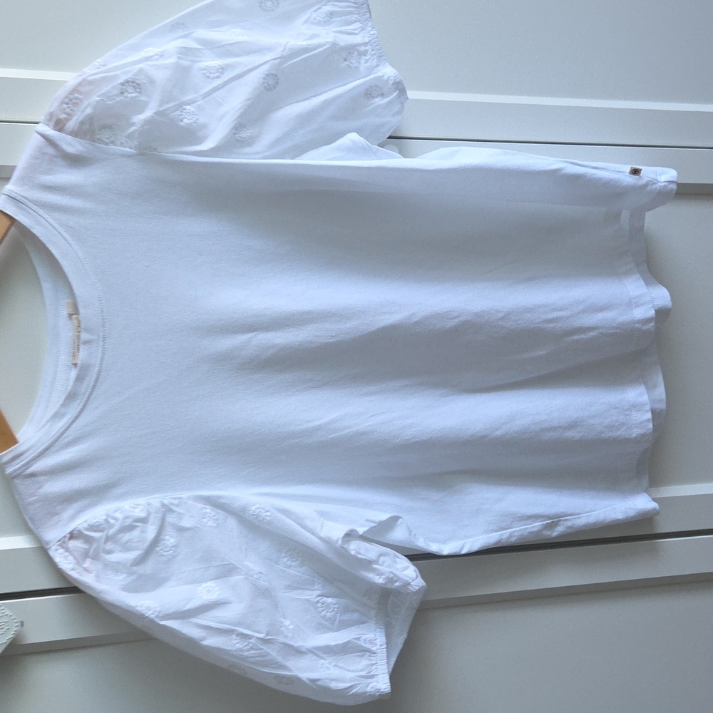 Puffed Sleeve T-Shirt